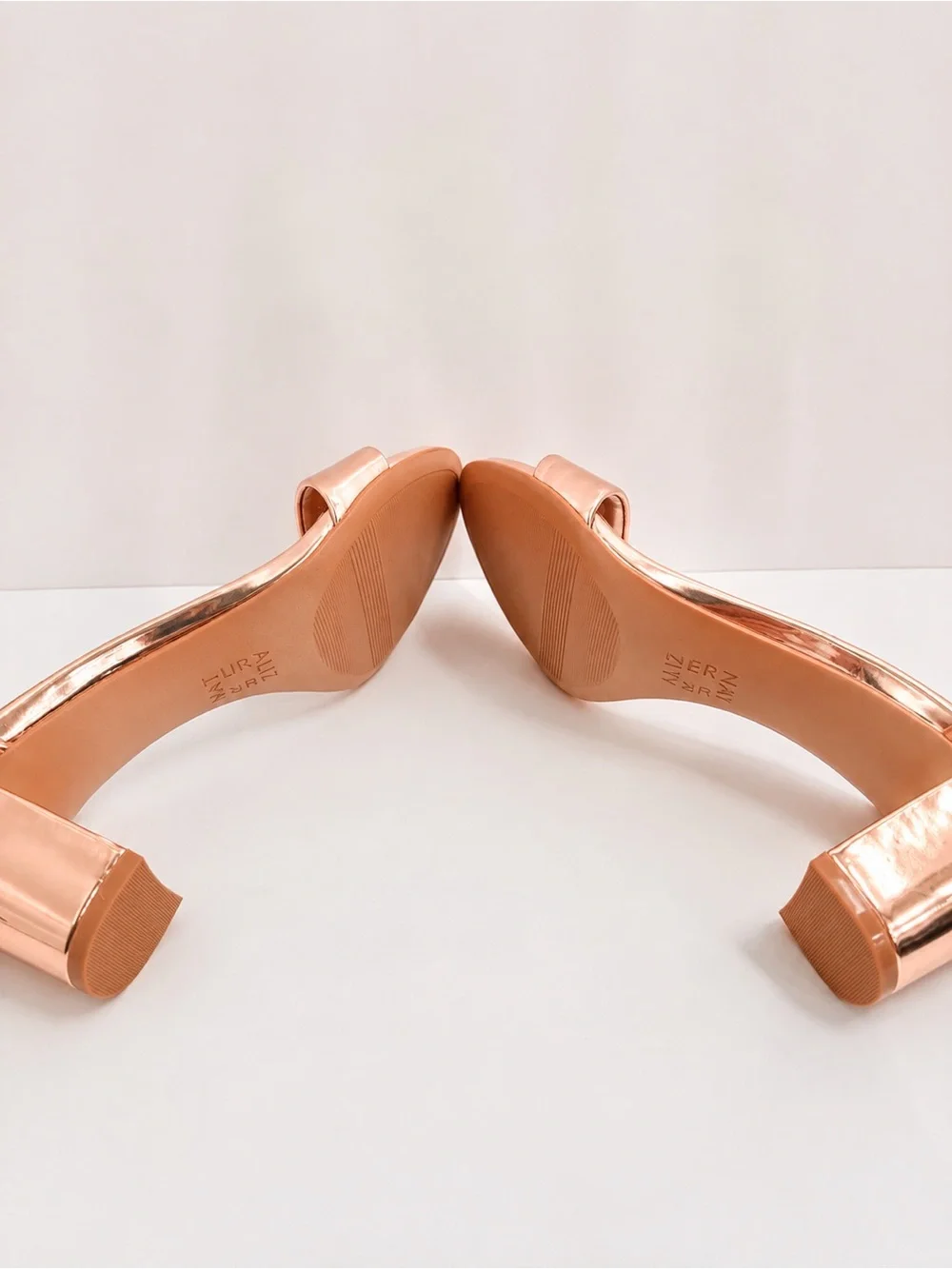 Naturalizer Vera Rose Gold Metallic Block Heel Sandals Women’s 6.5M NIB